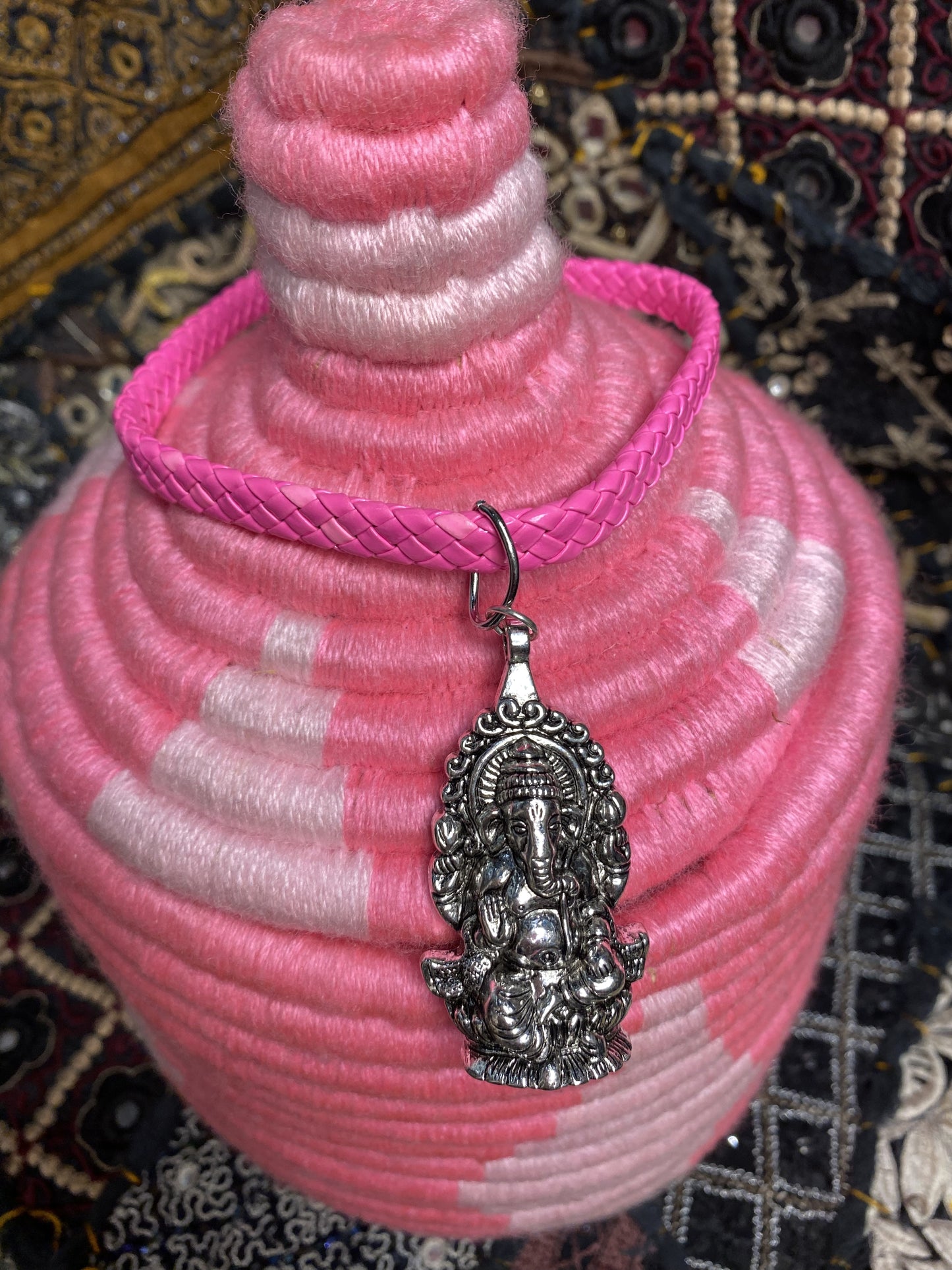 QG-Choker Pink