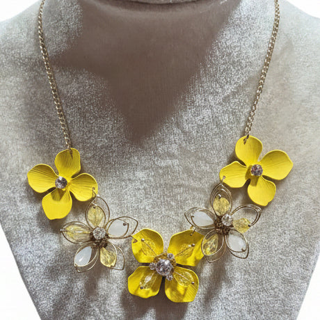 Pretty Petals Necklace