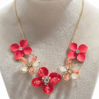 Pretty Petals Necklace