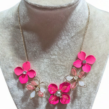 Pretty Petals Necklace