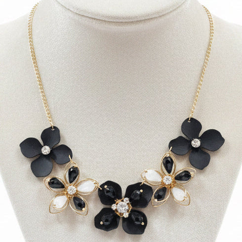 Pretty Petals Necklace