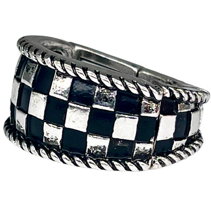 Checkered stretch ring