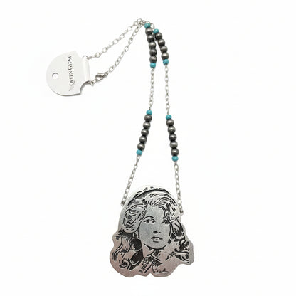 Dolly Profile Necklace