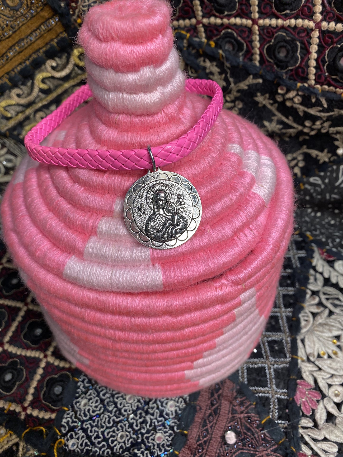 QG-Choker Pink