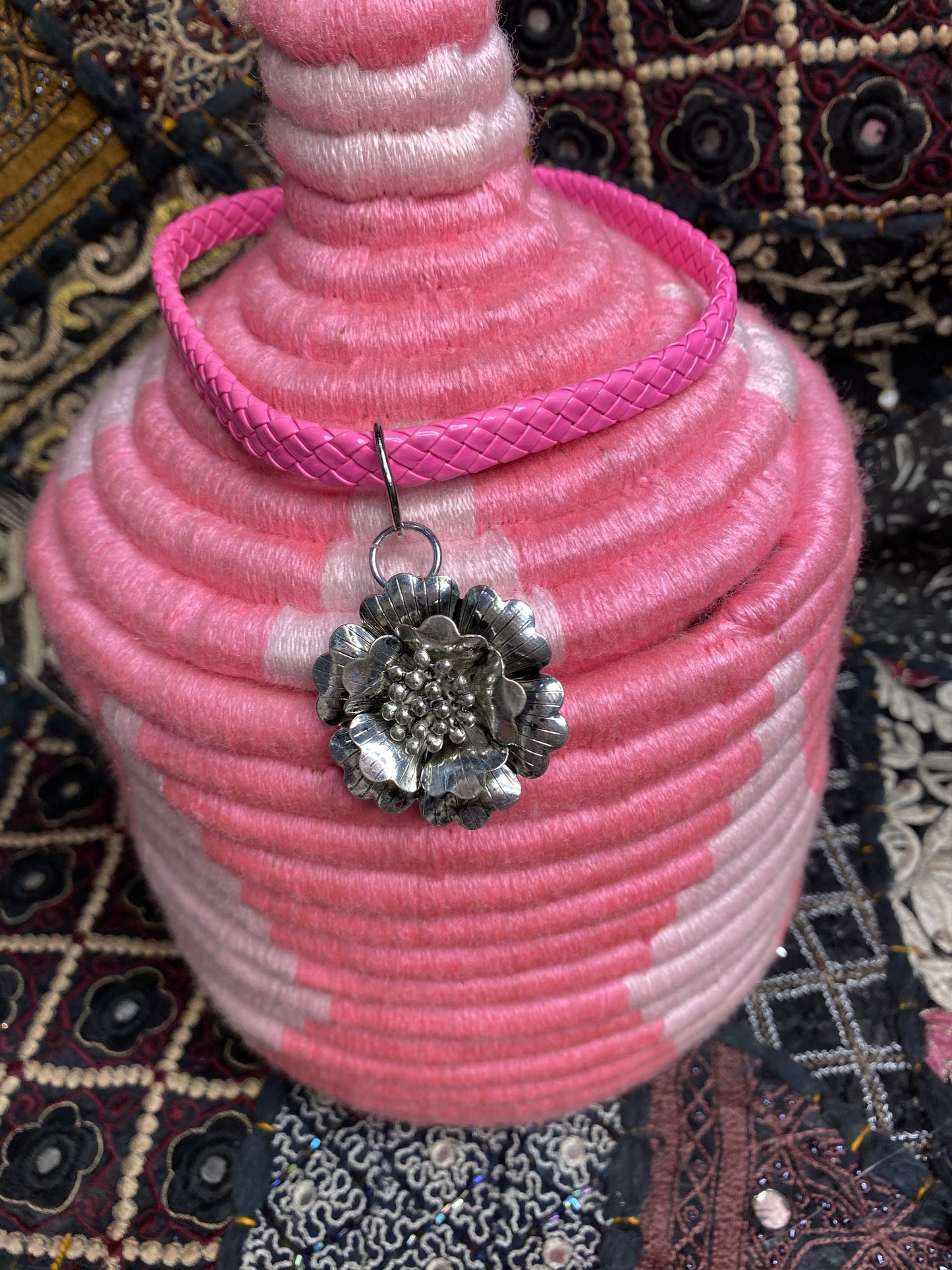 QG-Choker Pink