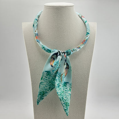 Twilly Necklace Magnetic Closure