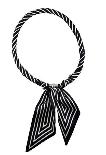 Twilly Necklace Magnetic Closure