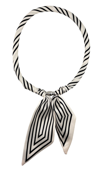 Twilly Necklace Magnetic Closure