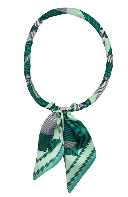 Twilly Necklace Magnetic Closure