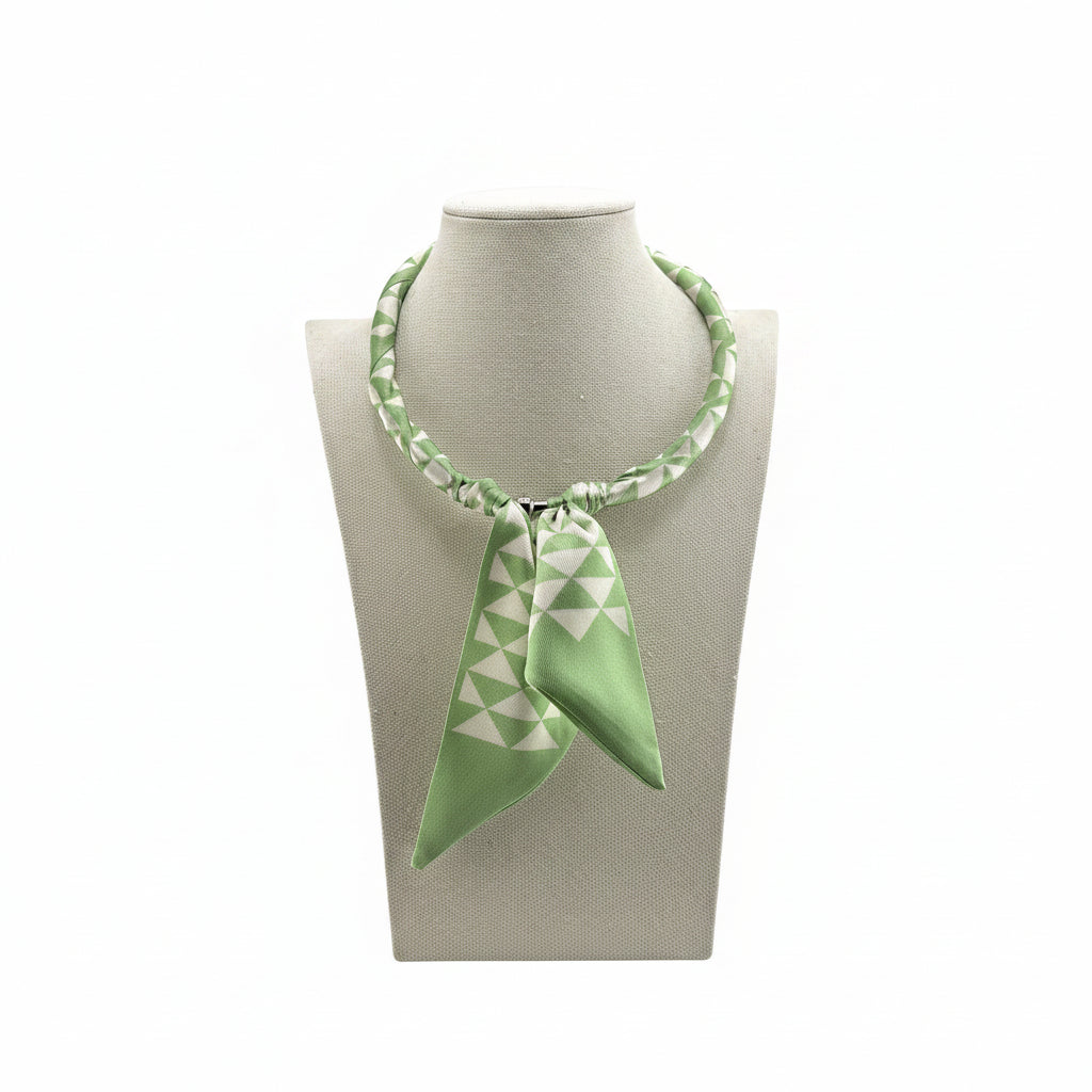 Twilly Necklace Magnetic Closure