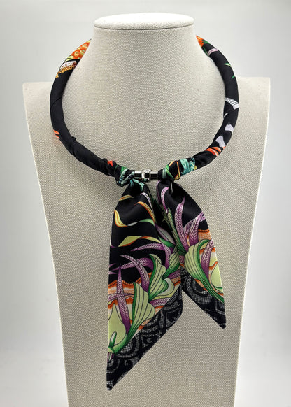 Twilly Necklace Magnetic Closure