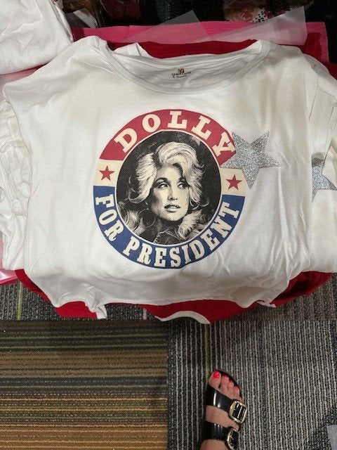 QG-Dolly For President White scoop neck oversized T