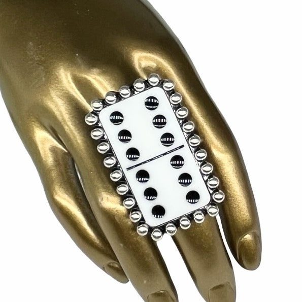 Domino Ring