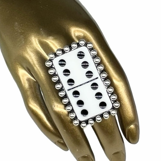 Domino Ring