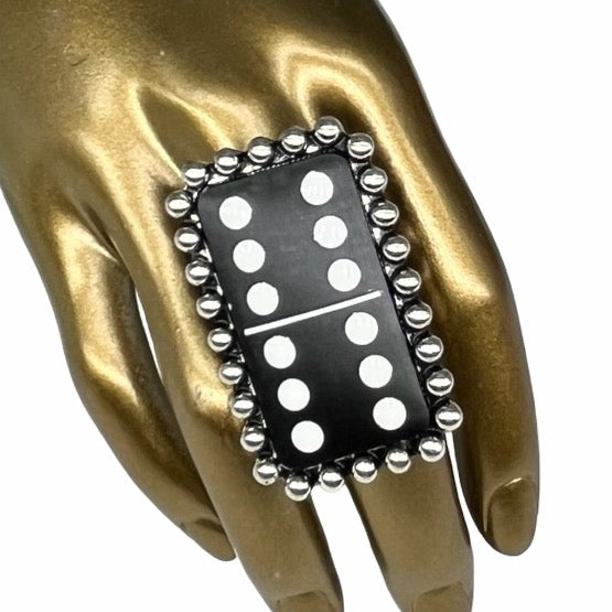 Domino Ring
